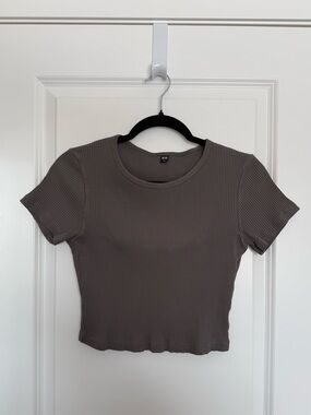 Uniqlo Dark Grey Crop T-Shirt